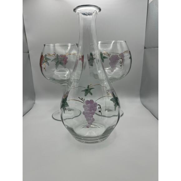 Vintage Grape Motif Wine Decanter with 2 Matching Goblets Glass Set - Picture 7 of 13